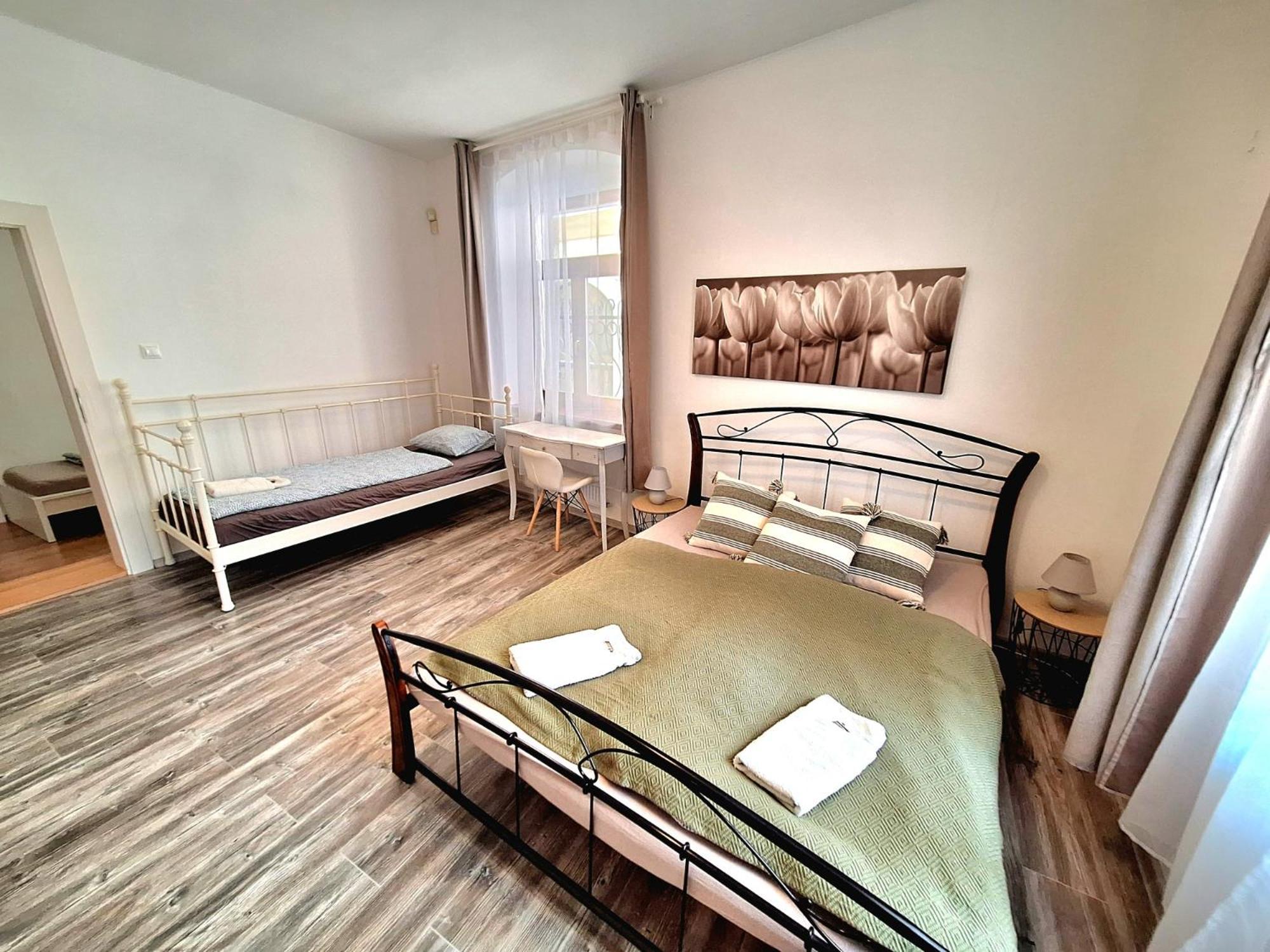 Apartment Emma - Old Town Bratysława Zewnętrze zdjęcie